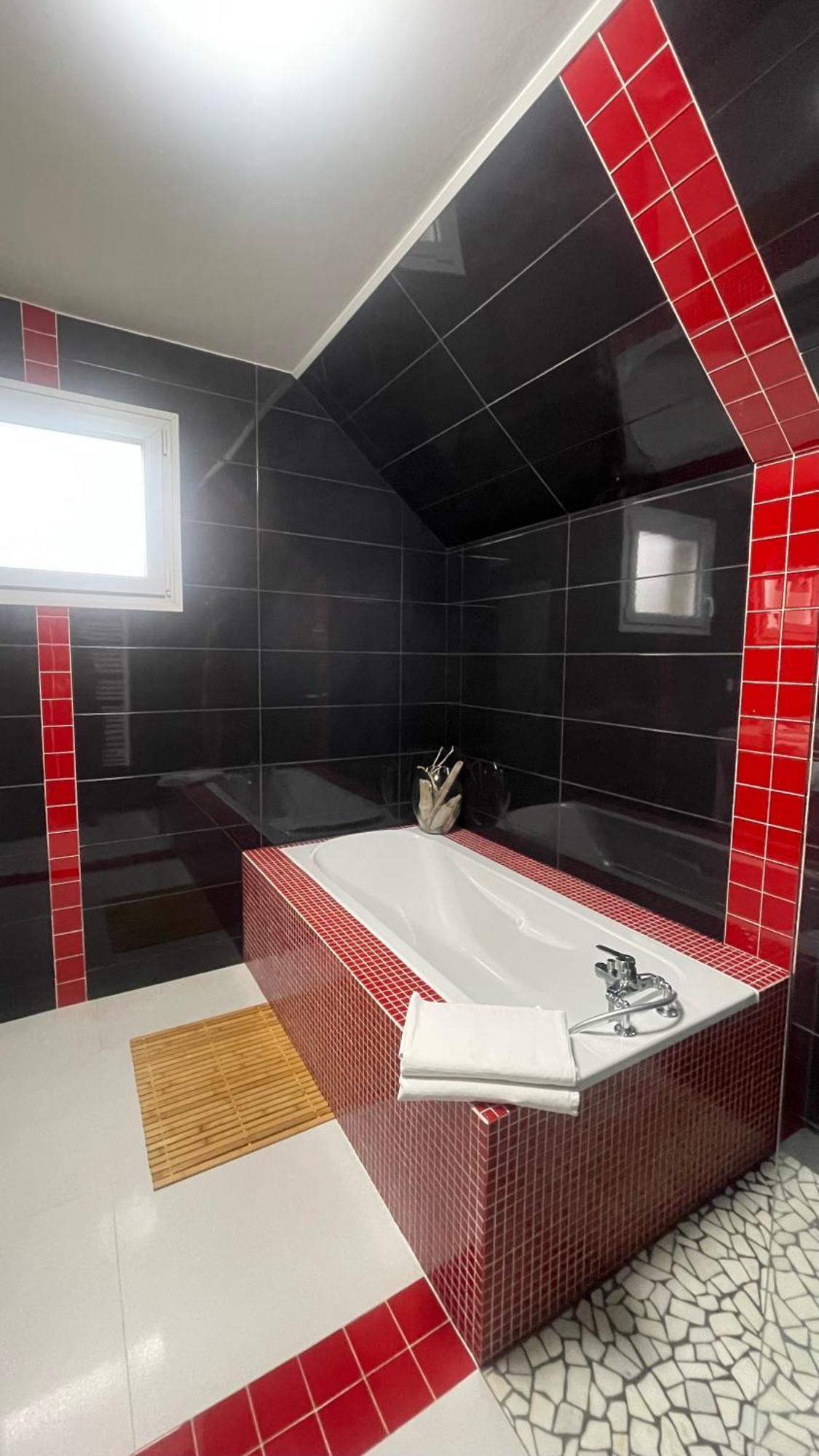Comme A La Maison Couffy Extérieur photo