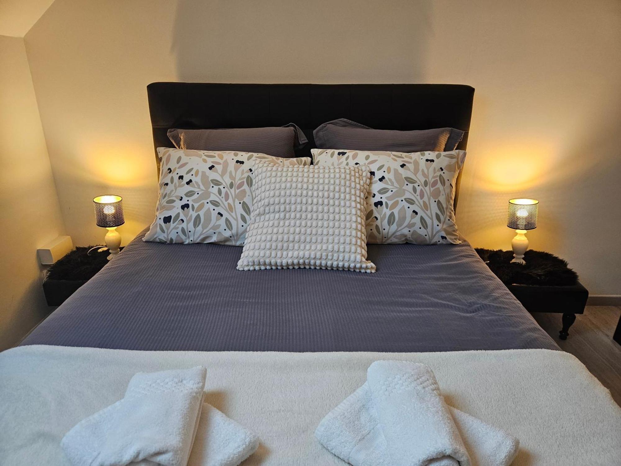 Comme A La Maison Couffy Extérieur photo