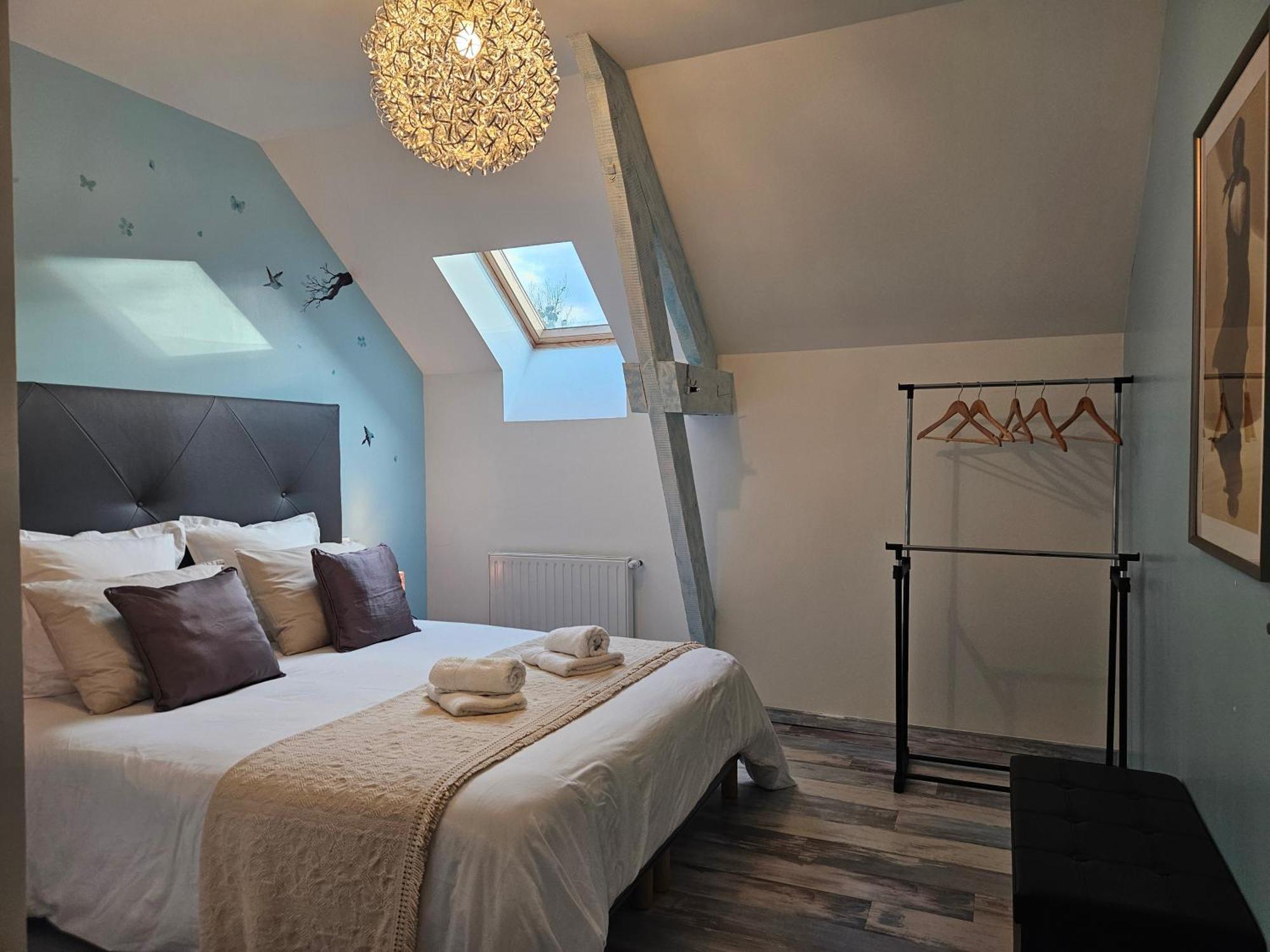 Comme A La Maison Couffy Extérieur photo